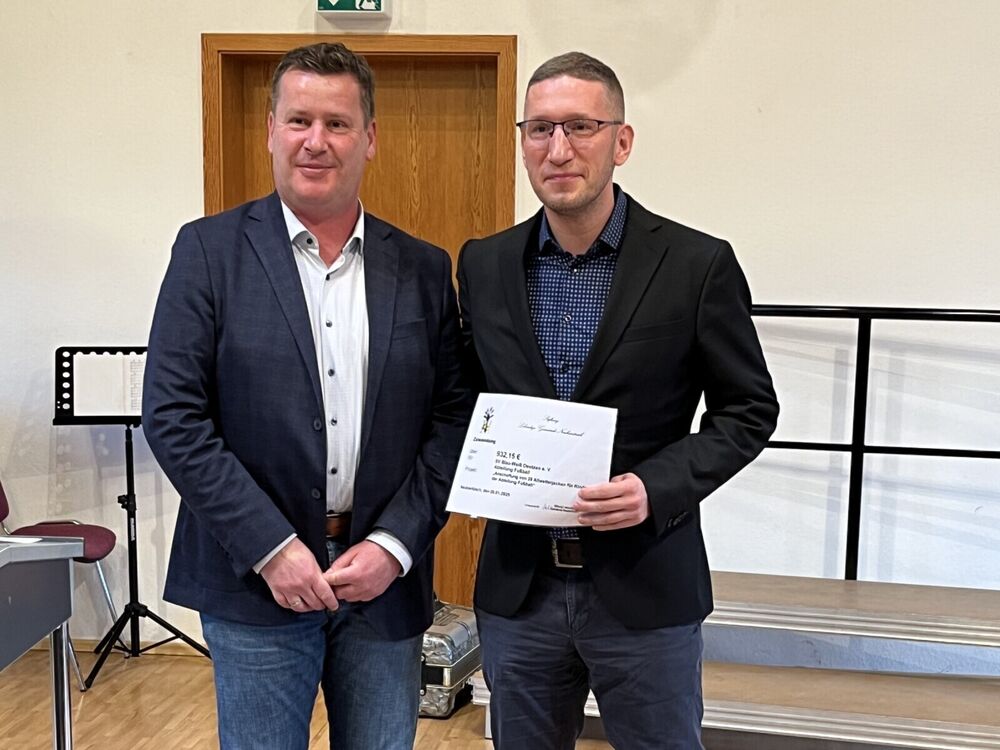 &Uuml;bergabe F&ouml;rderscheick SV Blau Wei&szlig; Deutzen e. V. - F&ouml;rdersumme: 932,15 Euro